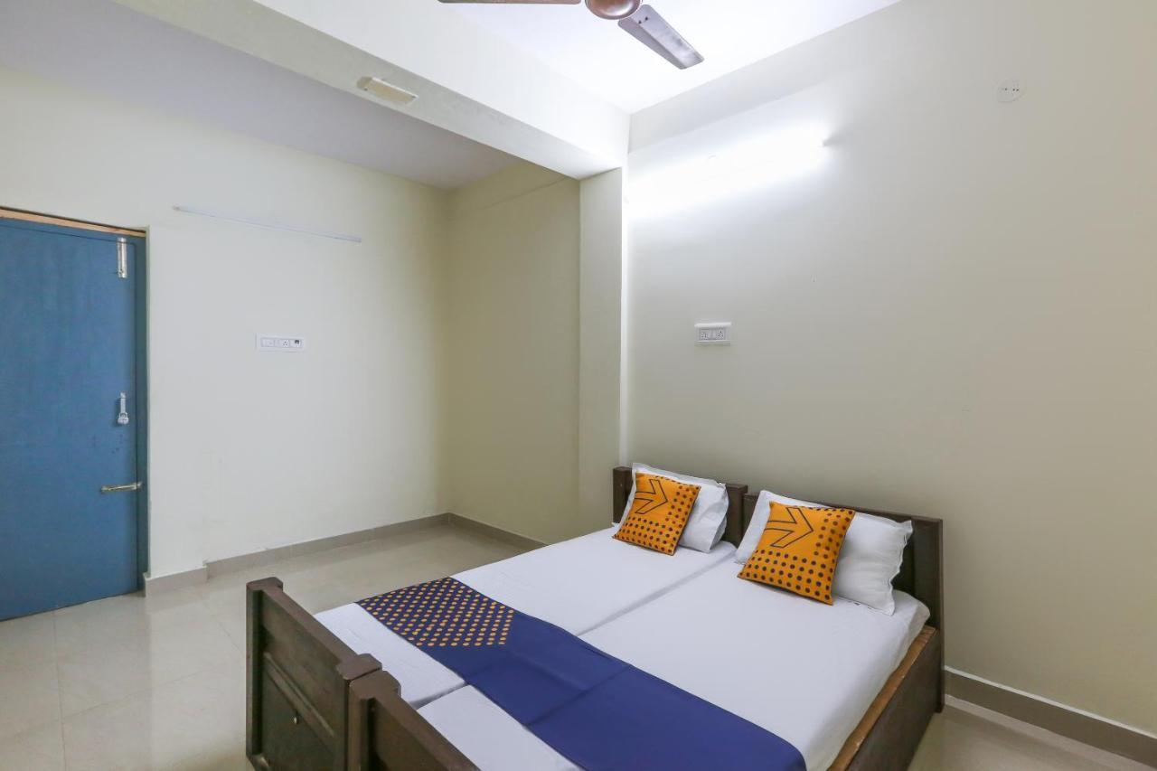 Spot On 63050 Kag Rooms Guduvancheri Exterior photo